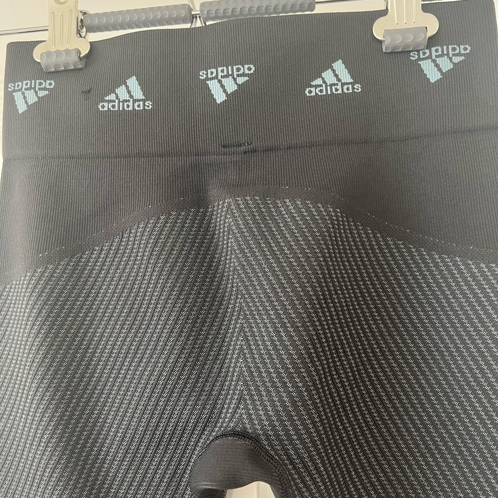 Adidas Leggings: fit small